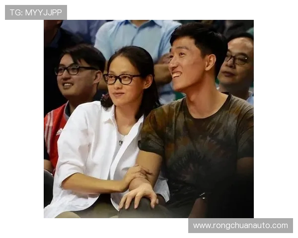 刘翔近况：携妻旅居海外，终身合同托底，笑对喷子过成诗